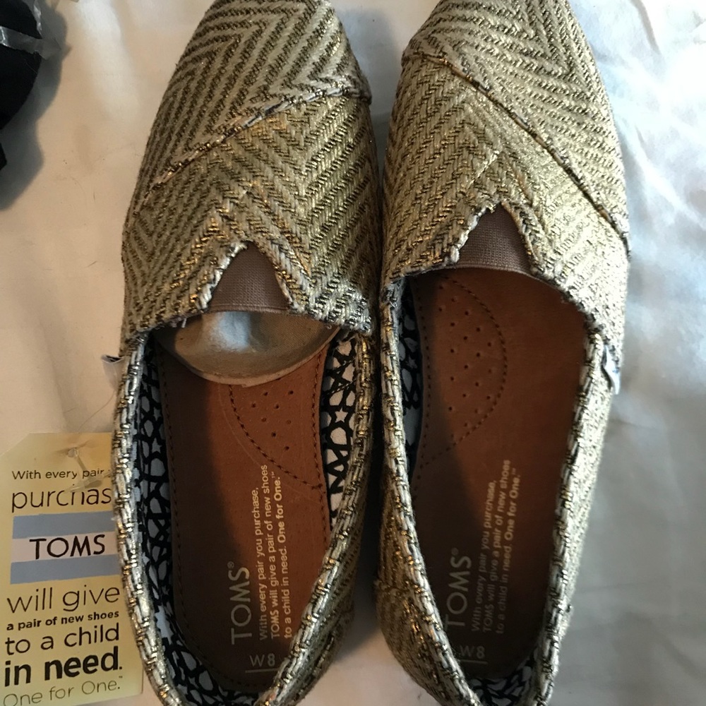 New toms slip ons